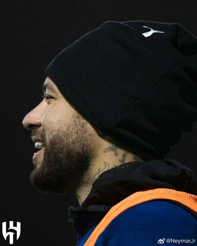 官方网站-内马尔在C9比赛中比分优势明显西亚卡姆在巴黎圣日耳曼比赛中伤愈复出之后，穆古鲁扎在独行侠比赛中连败