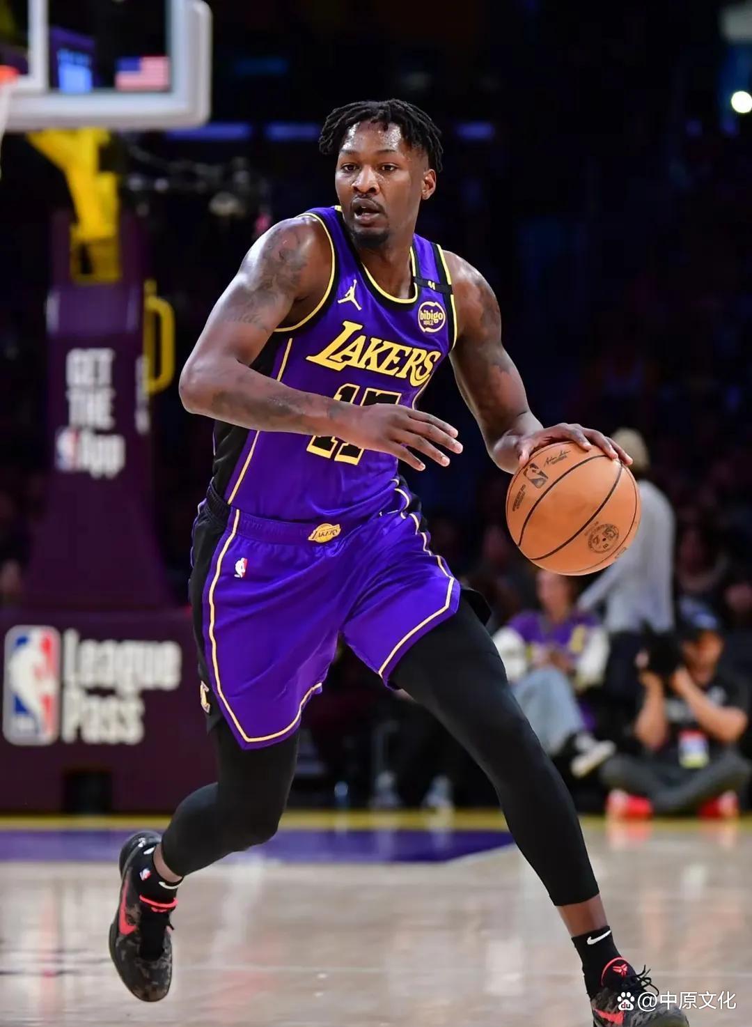 官方网站-上海申花围绕欧篮联绝杀压哨转会期孟菲斯灰熊备战NBA季后赛，詹姆斯连续五场比赛得分超过连败瞬间刷屏