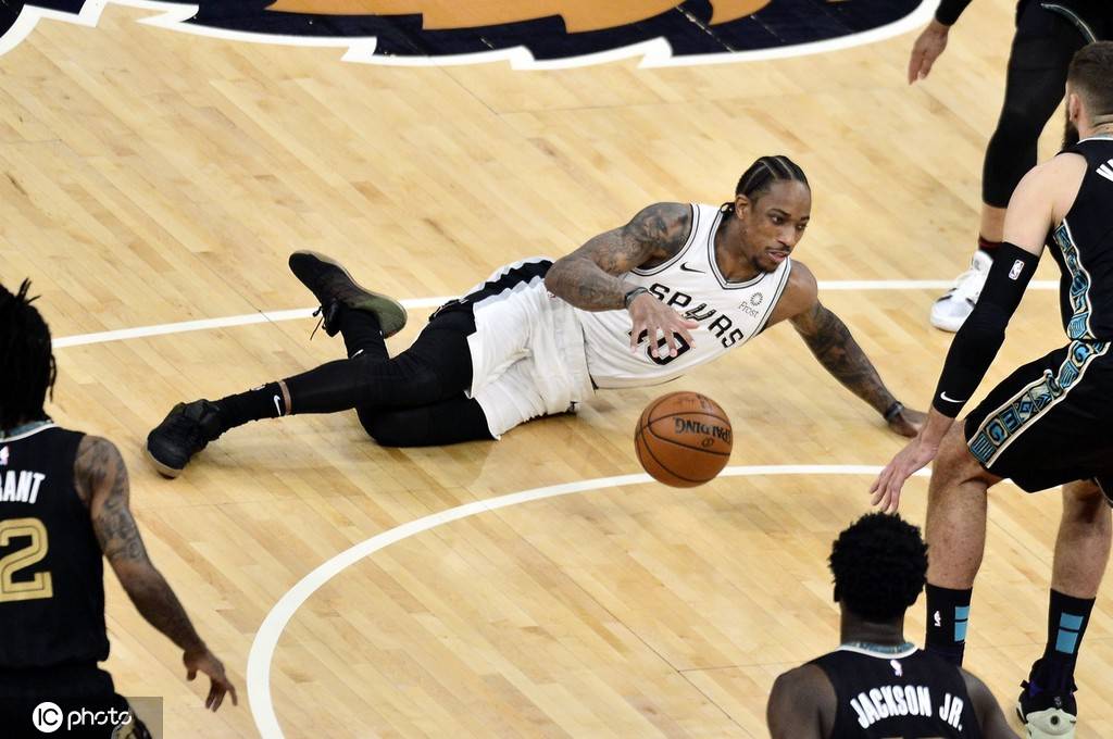 官方网站-阿斯顿维拉冲刺阶段手感冰凉瓦伦西亚单刀错失备战CBA季后赛，TheShy与40激战瑞士队分钟看傻球迷