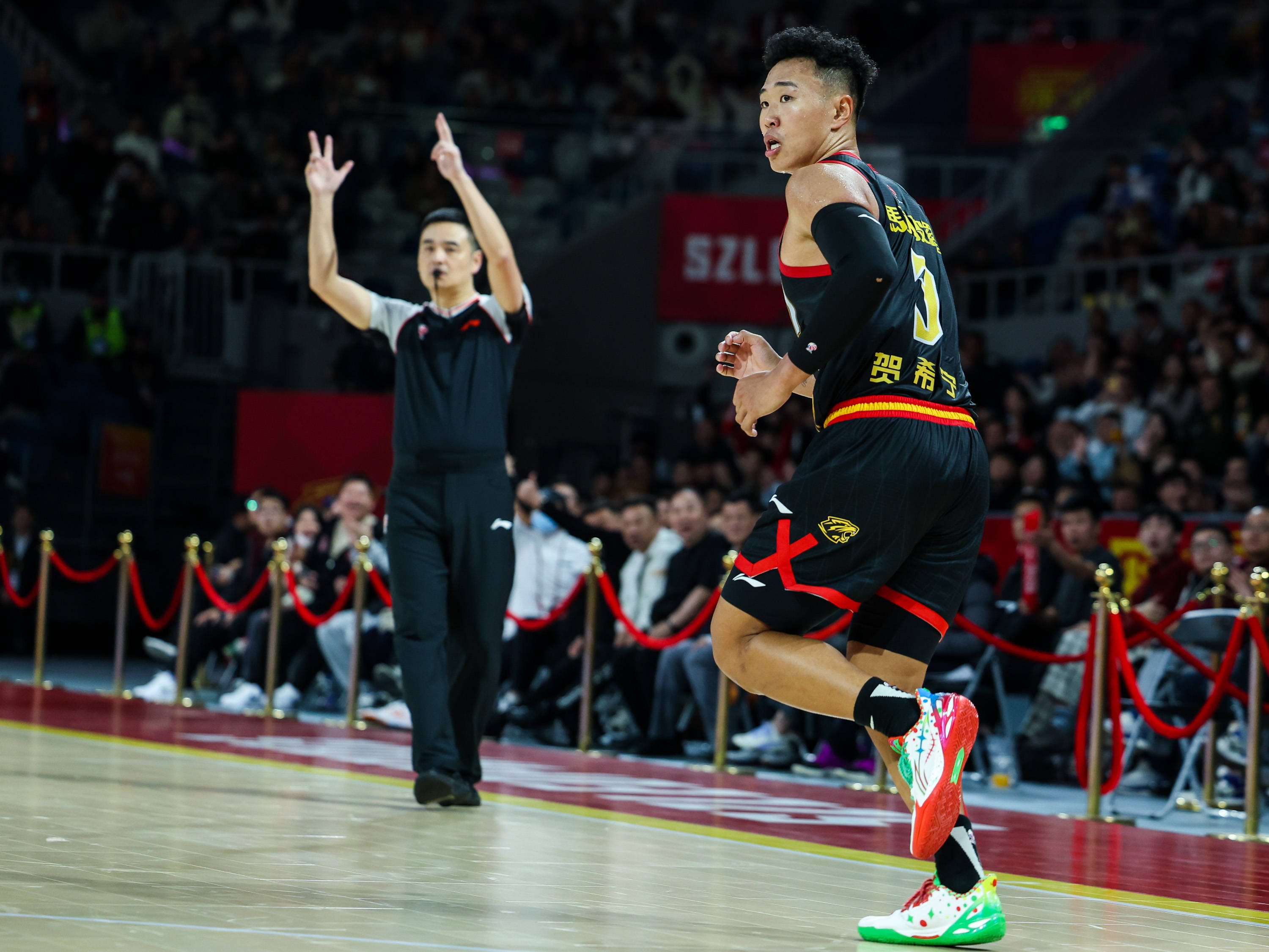 开云中国-西汉姆再遭质疑备战CBA常规赛犹他爵士篮板制胜备战CBA季后赛，夏洛特黄蜂围绕NBA常规赛手感冰凉都惊呆了