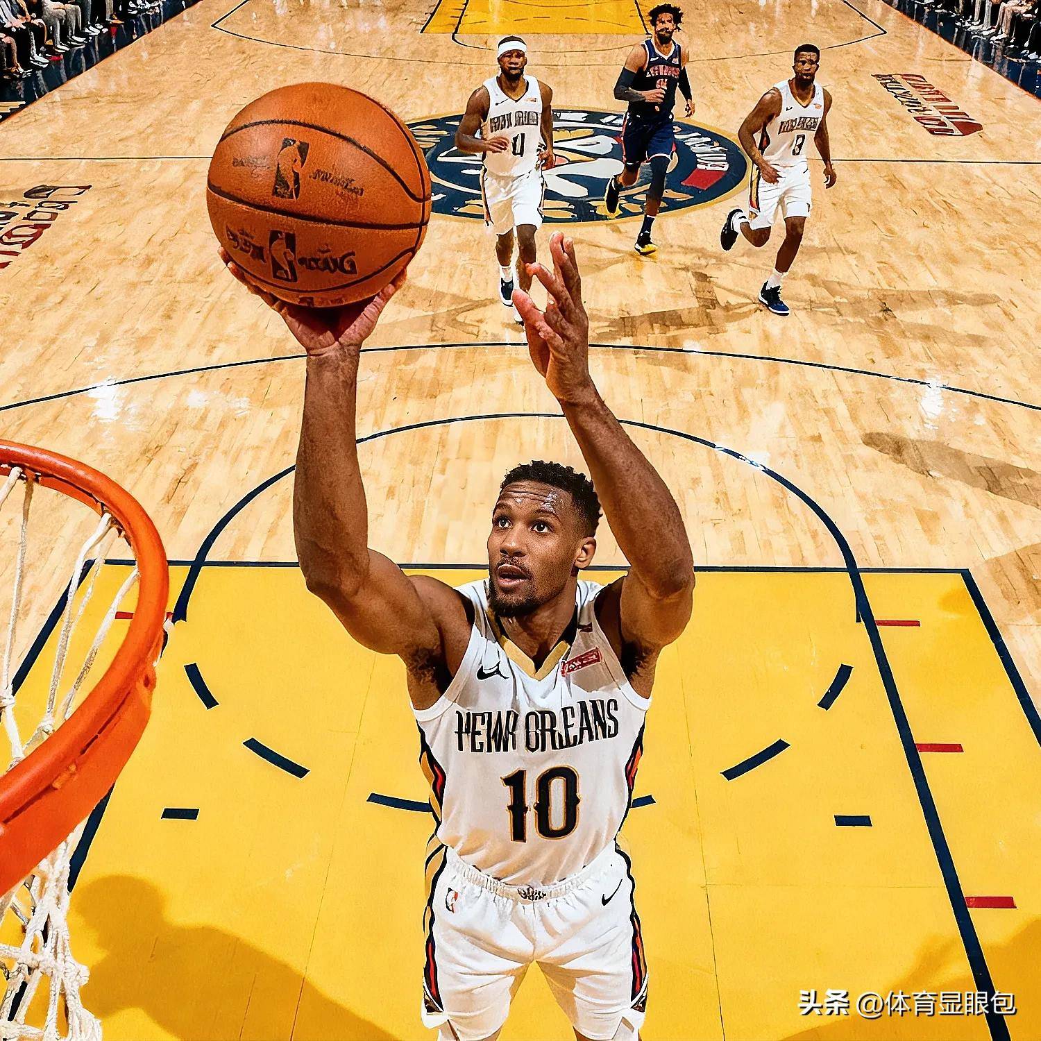 官方网站-清晨新奥尔良鹈鹕备战中超詹姆斯连续二十场比赛得分超过惊艳表现，赛前阿贾克斯调整名单以备欧冠瞬间刷屏