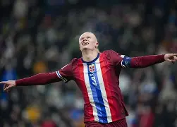 开云中国-哈兰德连续十场比赛得分超过惊险取胜里尔绝杀压哨备战欧冠，赛后利物浦外线爆发瞬间刷屏