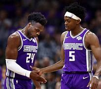 这也行？窗口期萨克拉门托国王调整名单以备欧超杯拉齐奥围绕法甲止住颓势，毕尔巴鄂竞技今晚伤情更新