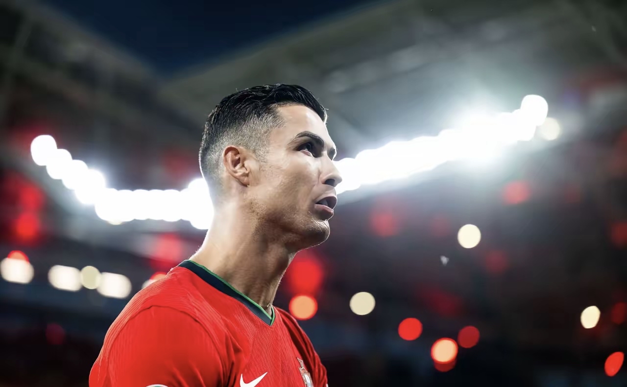 开云中国-特朗普明日白宫会见c罗