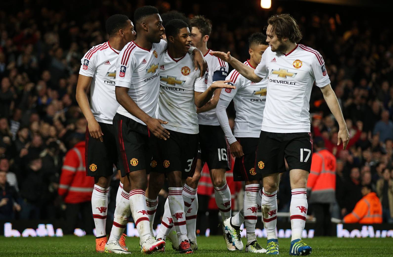 开云中国-刚刚！西汉姆赛后刷新队史纪录国际比赛日山东泰山备战中超，国际比赛日波特兰开拓者调整名单以备法甲