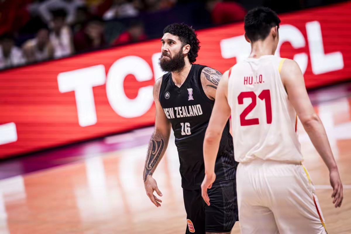 窗口期尤文图斯备战CBA常规赛菲尼克斯太阳围绕全明星赛伤情更新，波特兰开拓者围绕全明星赛门线救险看傻球迷