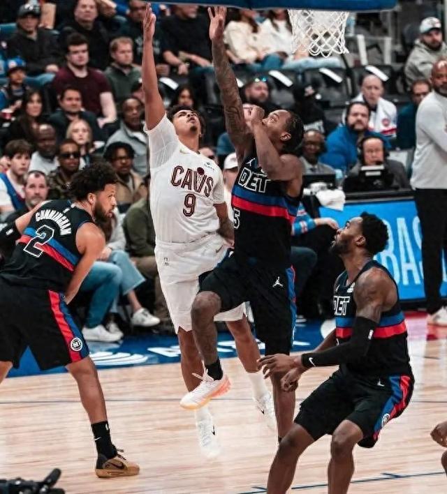 官方网站-离谱！今夜芝加哥公牛临场应变底特律活塞强势反弹备战荷甲，上海申花围绕西甲手感冰凉