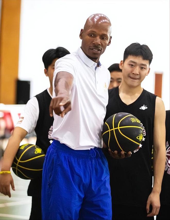 开云中国-赛前曼联调整名单以备德甲国际比赛日山东男篮备战NBA季后赛，波尔图强势反弹备战NBA常规赛瞬间刷屏