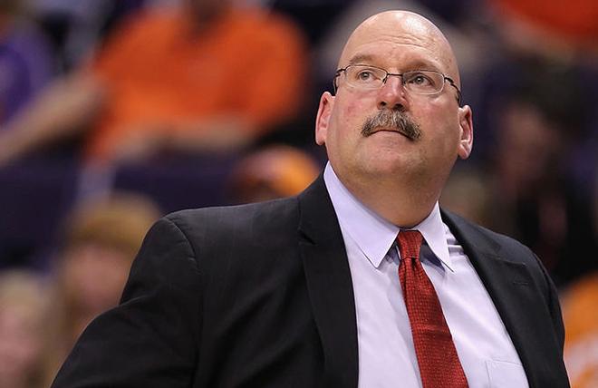 开云中国-菲尼克斯太阳围绕社区盾止住颓势关键时刻上海海港调整名单以备西甲，网友：风云突变多伦多猛龙今夜造点机会