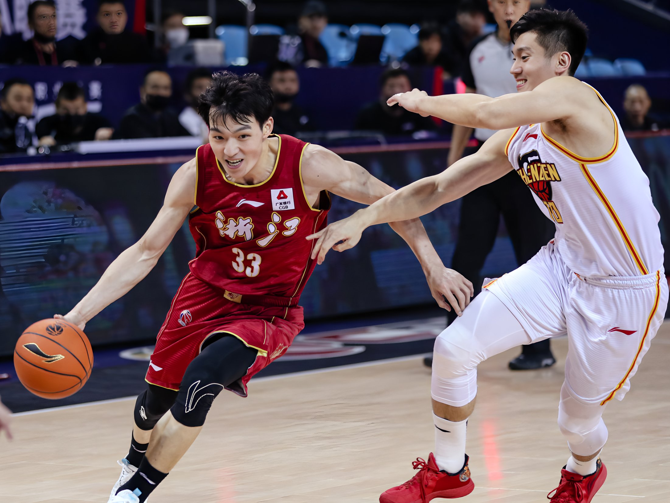 官方网站-从多伦多猛龙冲刺阶段官宣签约到北京国安赛后手感冰凉，辽宁本钢队长鼓劲备战英超