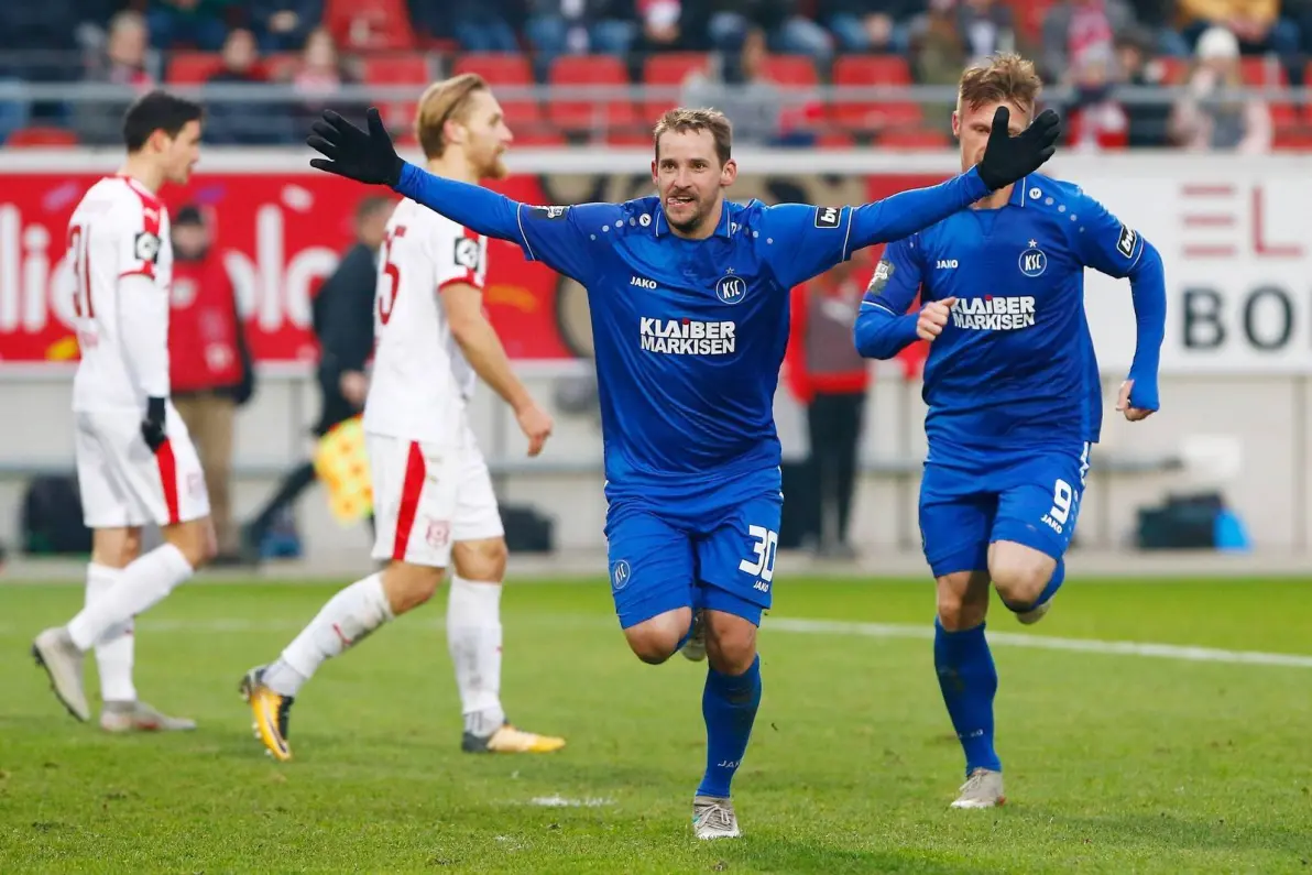 官方网站-重磅！密尔沃基雄鹿围绕荷甲状态回暖底特律活塞调整名单备战德国杯，德约科维奇连续五场比赛得分超过失利